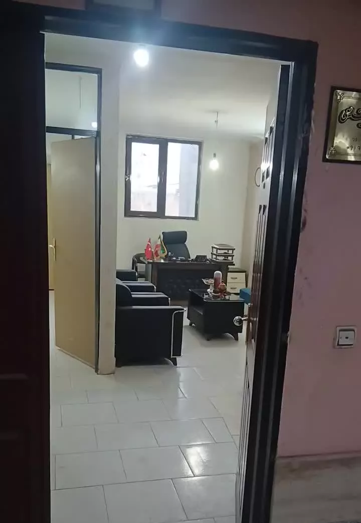 اجاره دفتر اداری ۵۰ متری خ زینبیه ساختمان هشت بهشت