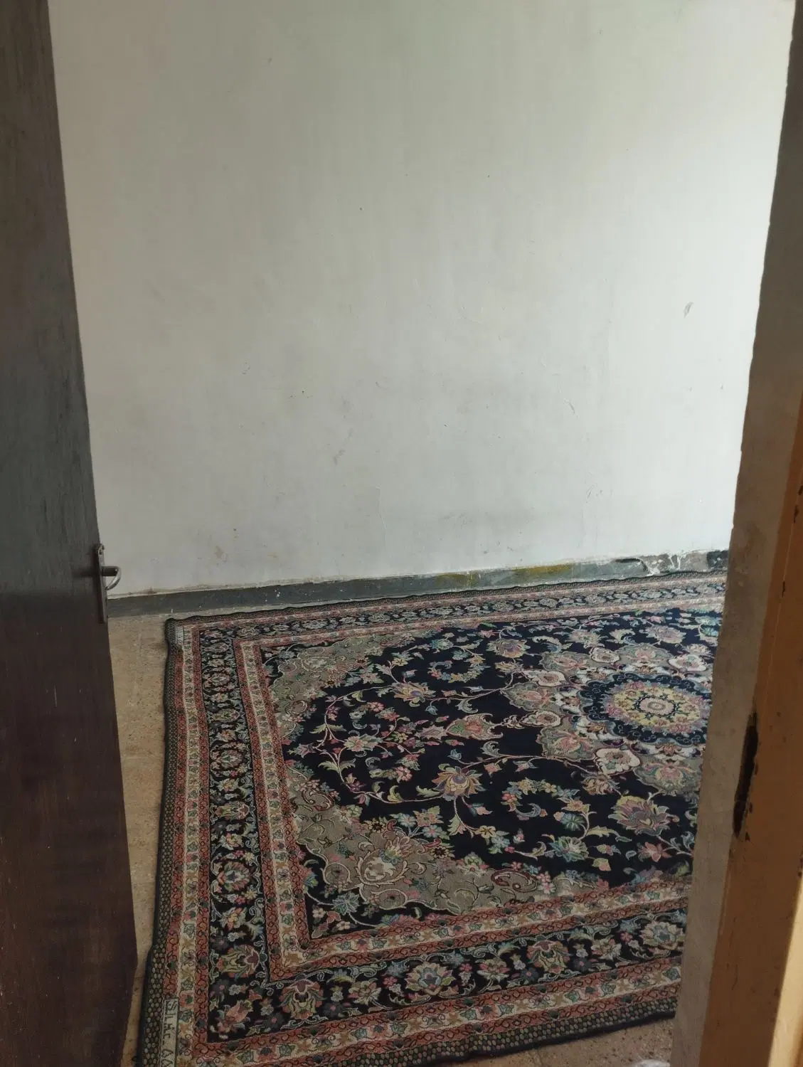 دو اتاق از یک منزل مسکونی درب حیاط