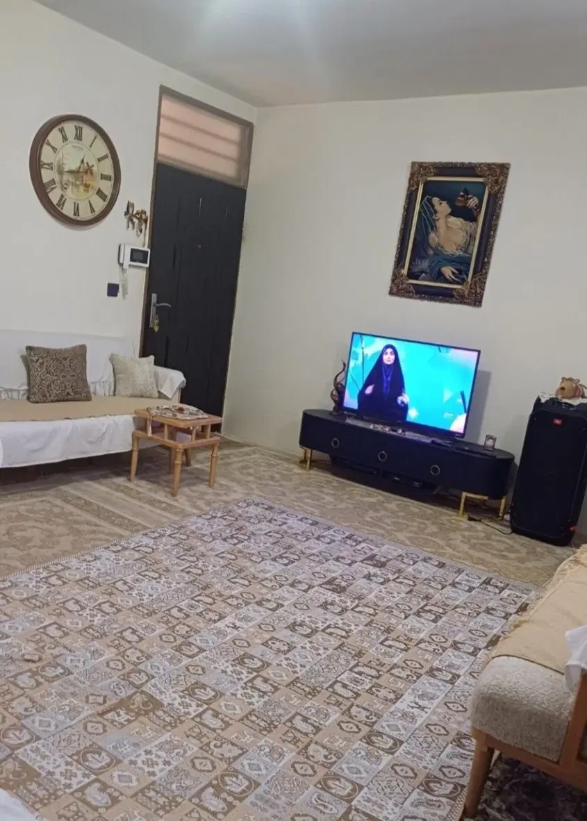 آپارتمان تک‌ واحده