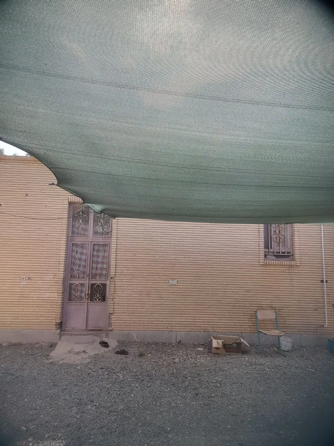 خانه هشتادوپنج متری وحیاط مشترک با صاحب خانه