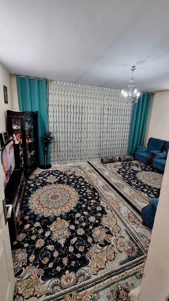 مسکونی وتجاری ،دارای ۷۲متر تجاری.نازی آباد
