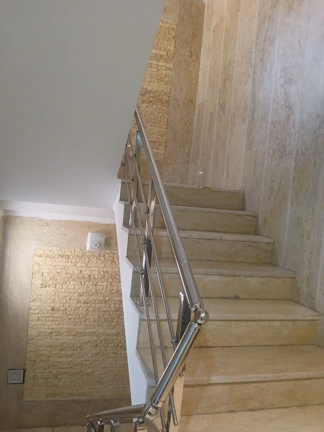 واحد 126 متری 3 خواب در گوهردشت کرج