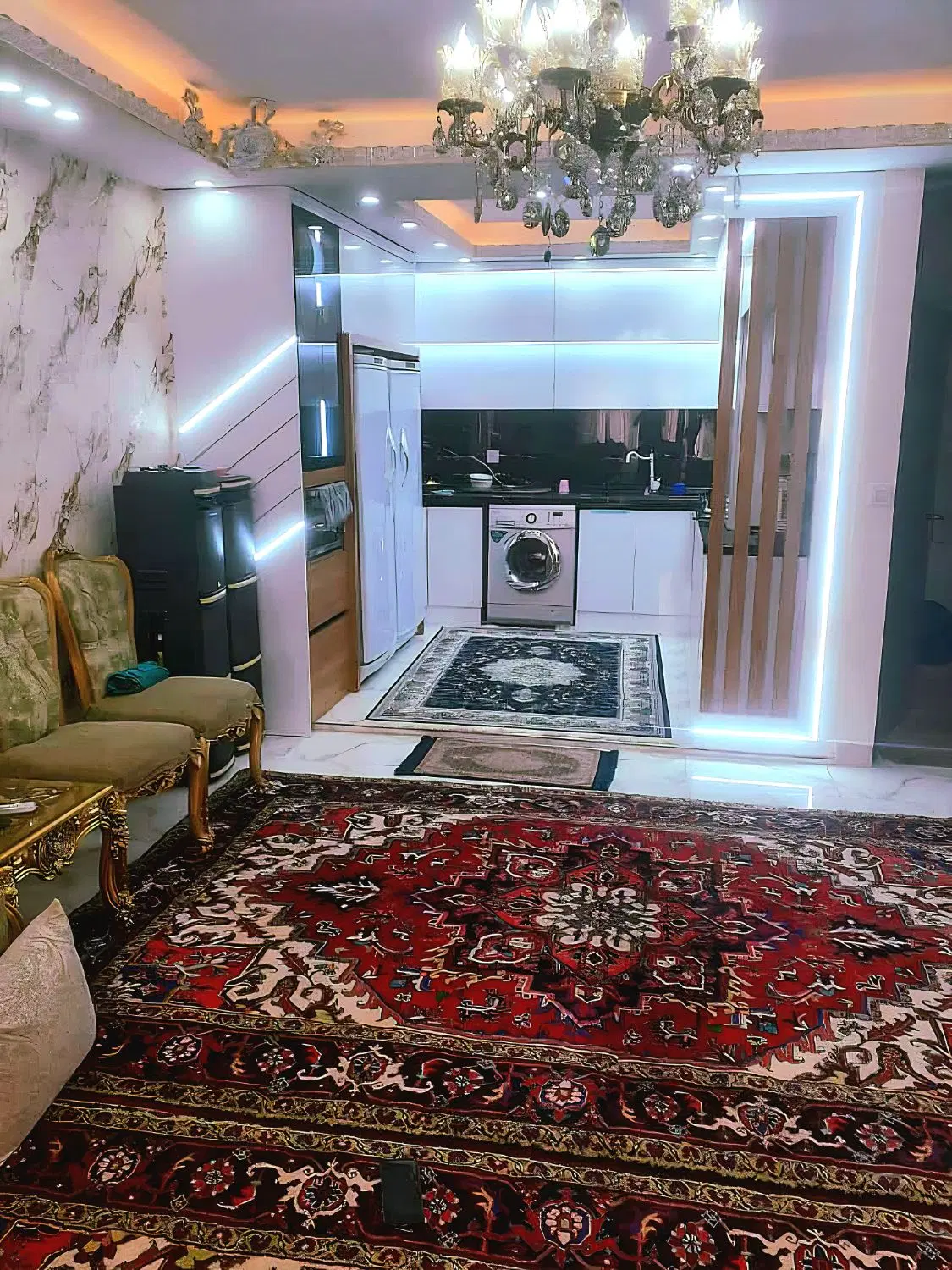 آپارتمان عباسی توانیر ۹۵متر با پارکینگ و آسانسور