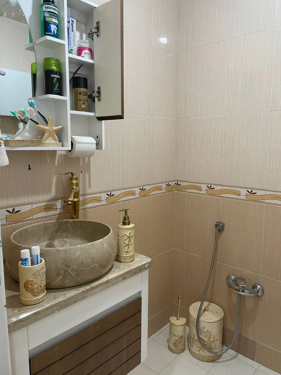 فروشی ۵۰ متری اکباتان مینودر