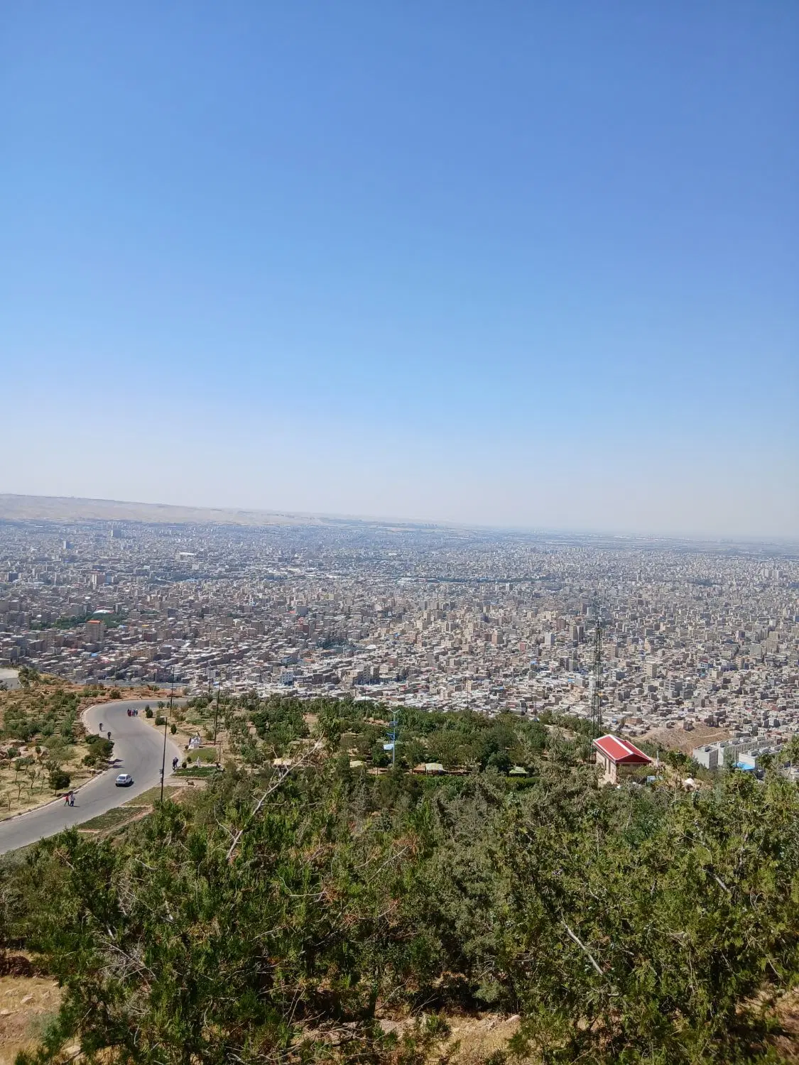 رهن کامل حیاط دربست در قطران پشت بیمه