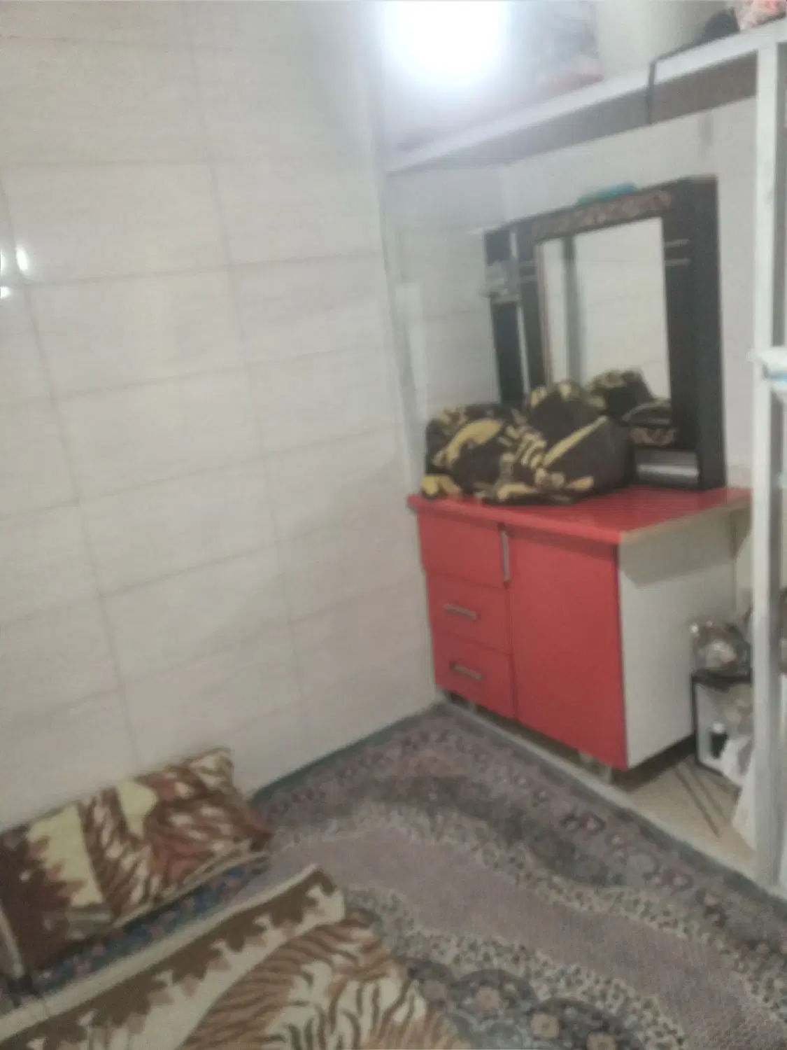 یک واحد فروشی و به قیمت مناسب