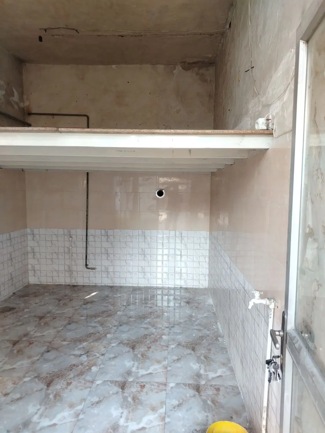 مغازه به انباری اجاره داده می‌شود