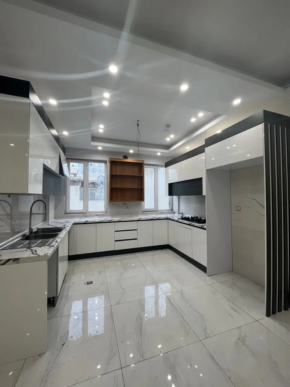 ۸۳ متر دو خواب فول تروارتن خیابان خدابنده