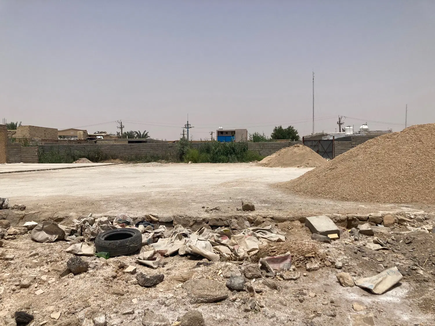 ۳۲۵متر زمین سنگ فرش شده دونه