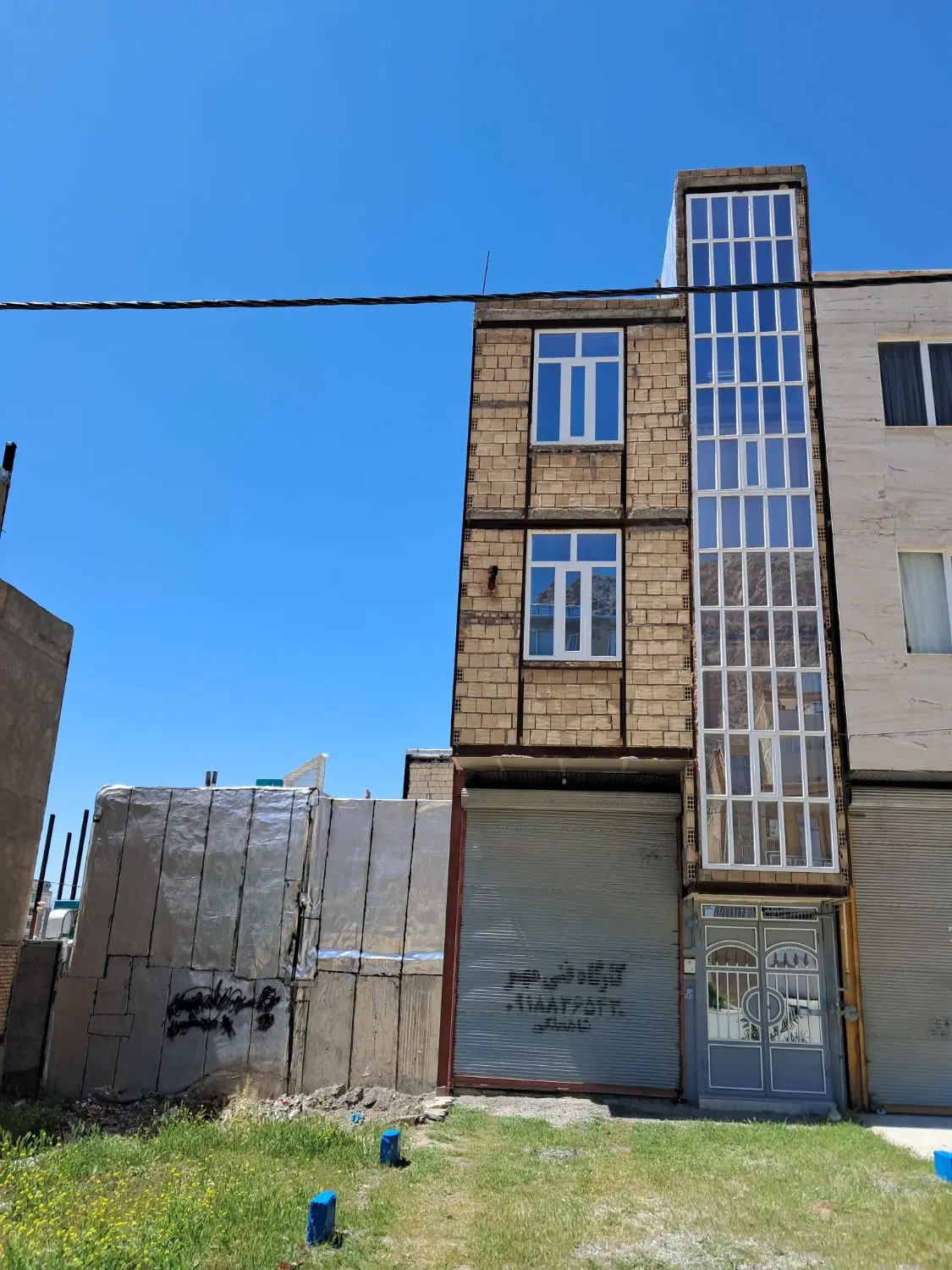 یک واحداپارتمان تجاری مسکونی  شهرک شهرداری