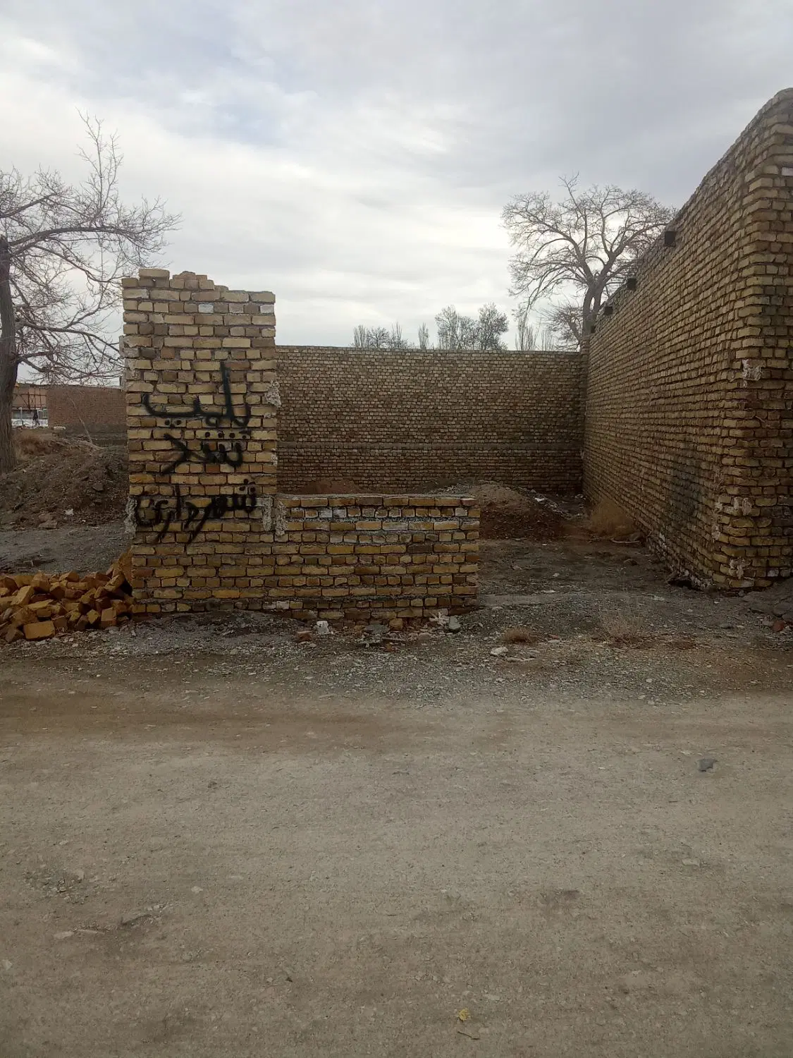 زمین نیمه ساز تجاری ومسکونی