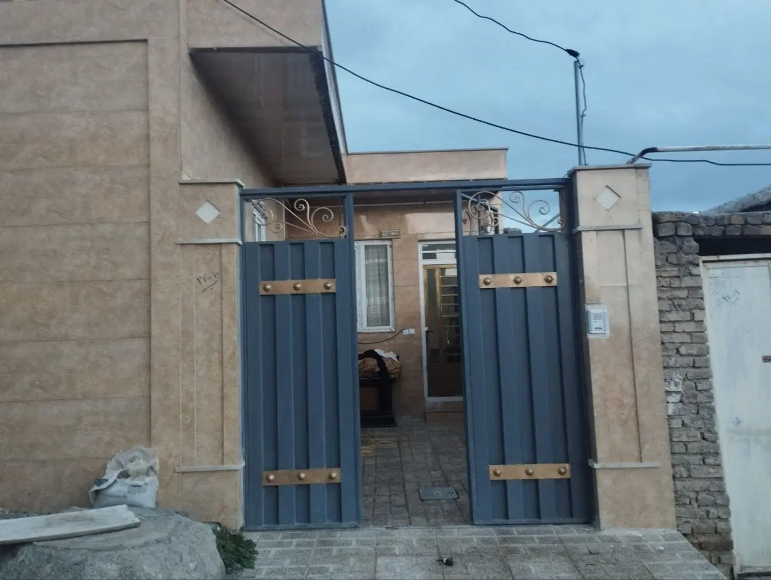 ویلایی صد متر نوساز دو بر
