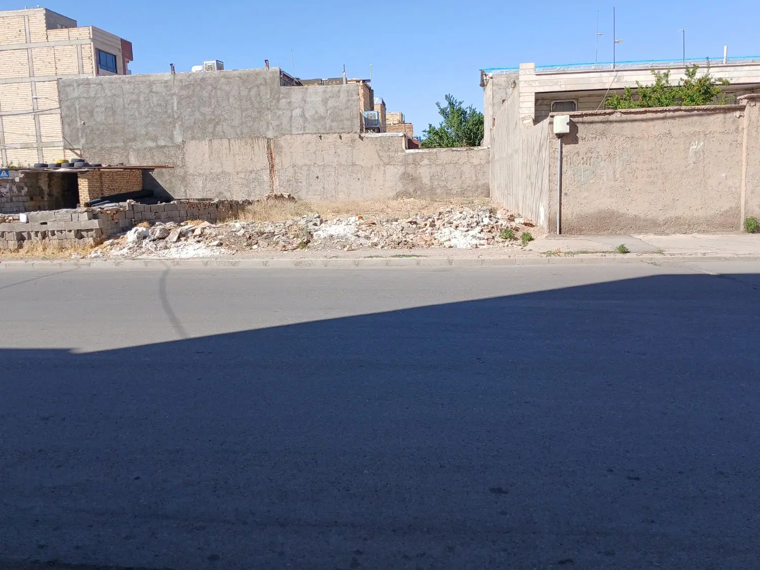 زمین در آزادگان