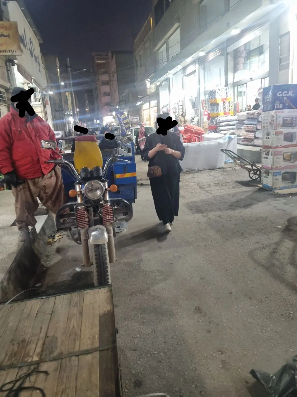 ملک تجاری مسکونی 335متر بر 14.80مرکز بلور و چینی