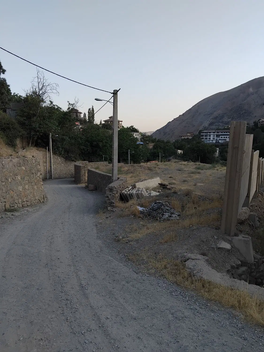 ۱۴۰۰ متر زمین در  لواسان