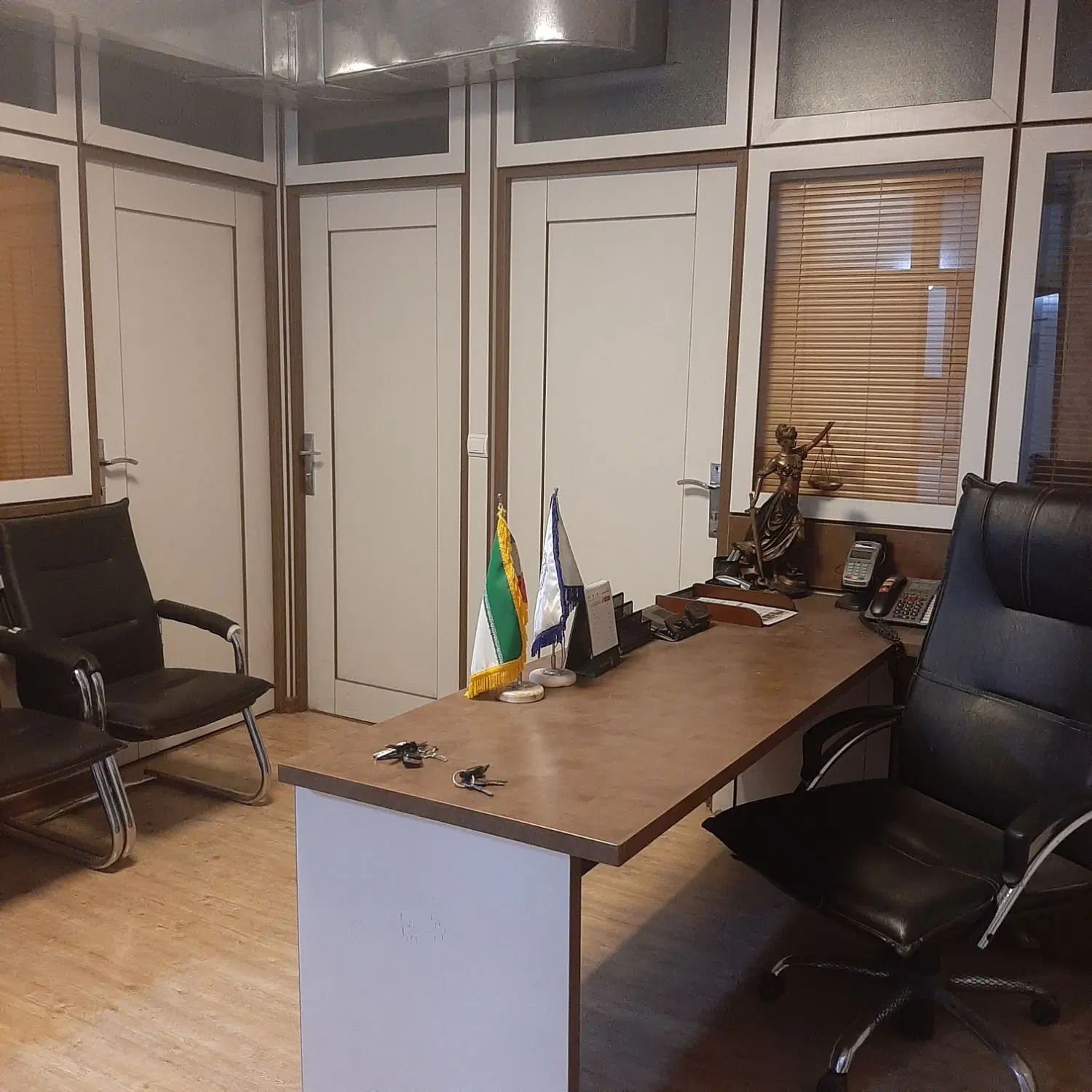 اجاره یک اتاق از واحد اداری شیک و تمیز