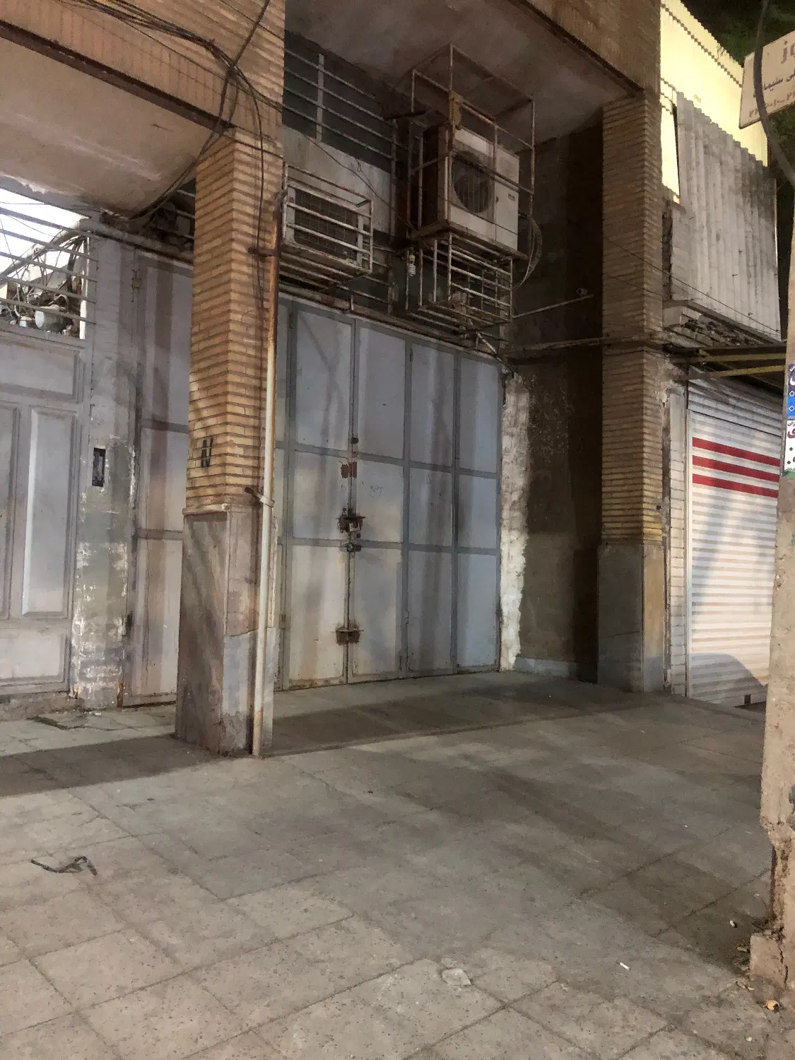 فروش مغازه تجاری ۸۴ متری