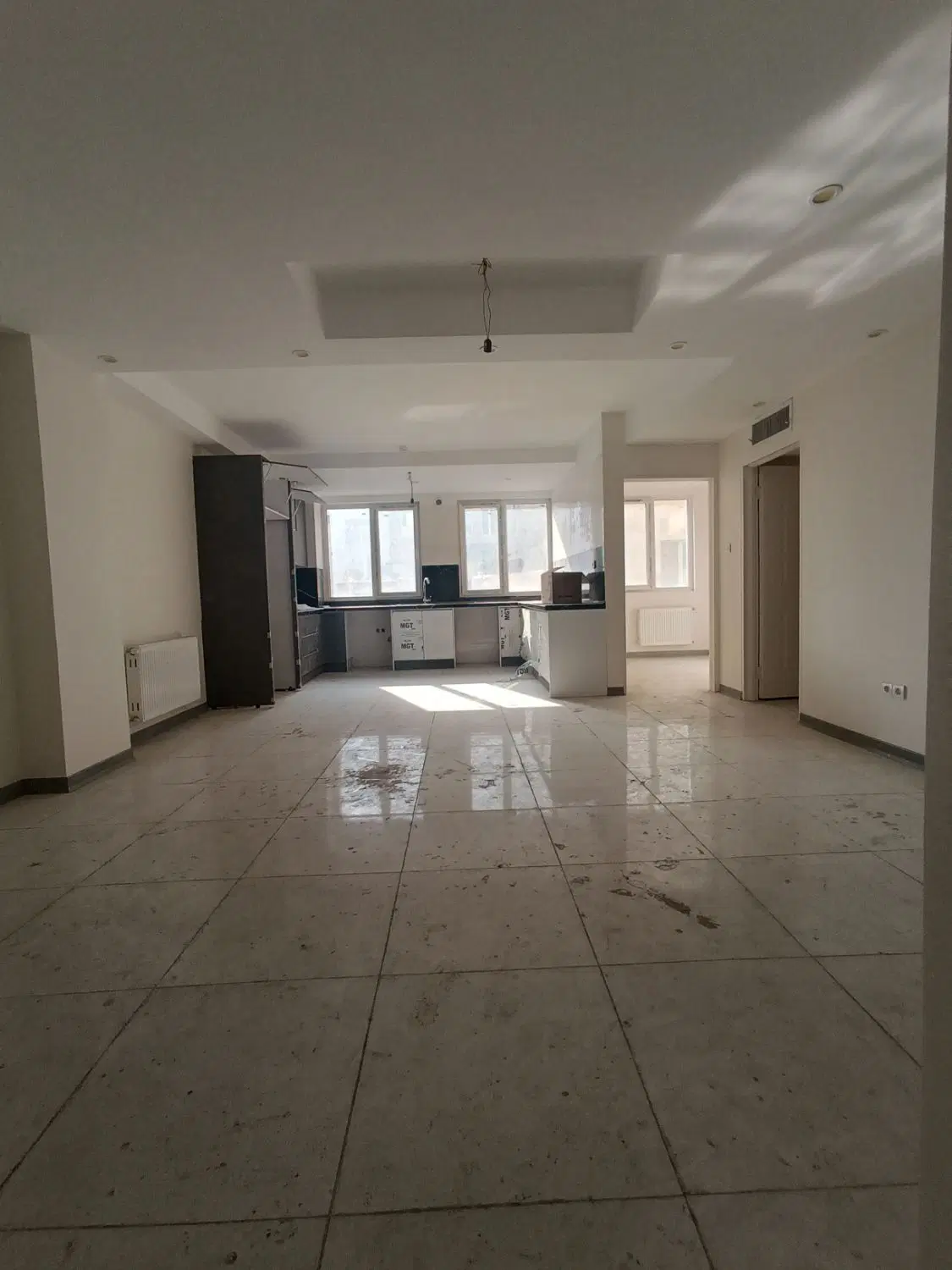 اپارتمان76متری کلید نخورده با پارکینگ
