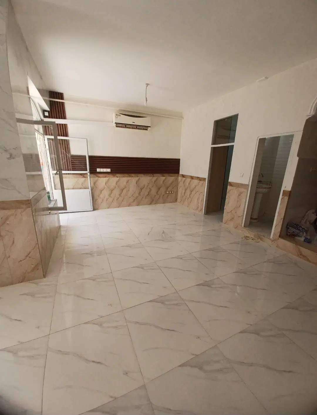 فروش حیاط باسندتک برگ