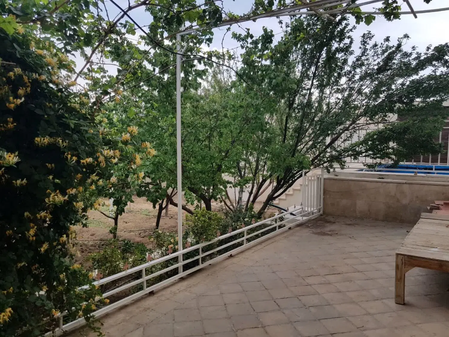 باغچه ۶۰۰ متر راهجرد * ۲ طبقه هر طبقه 300متر
