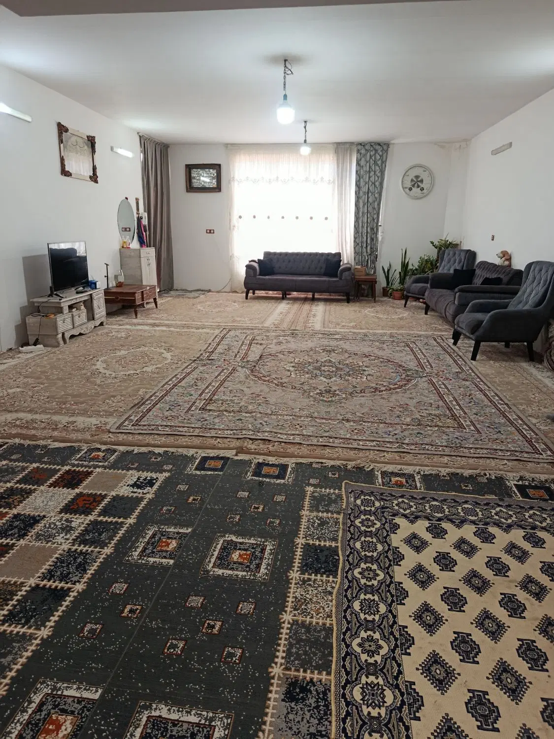 خانه به رهن و اجاره داده می شود