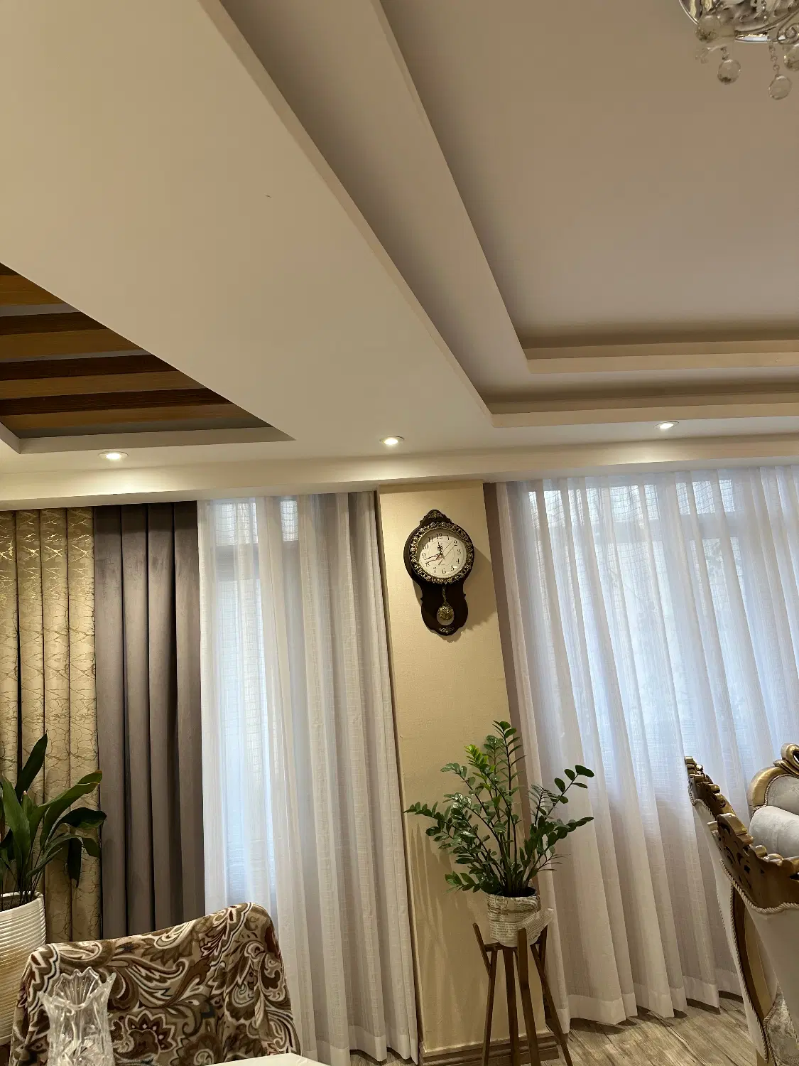 آپارتمان شهرک سفیر امید_ابوریحان_منظریه_لاله زار
