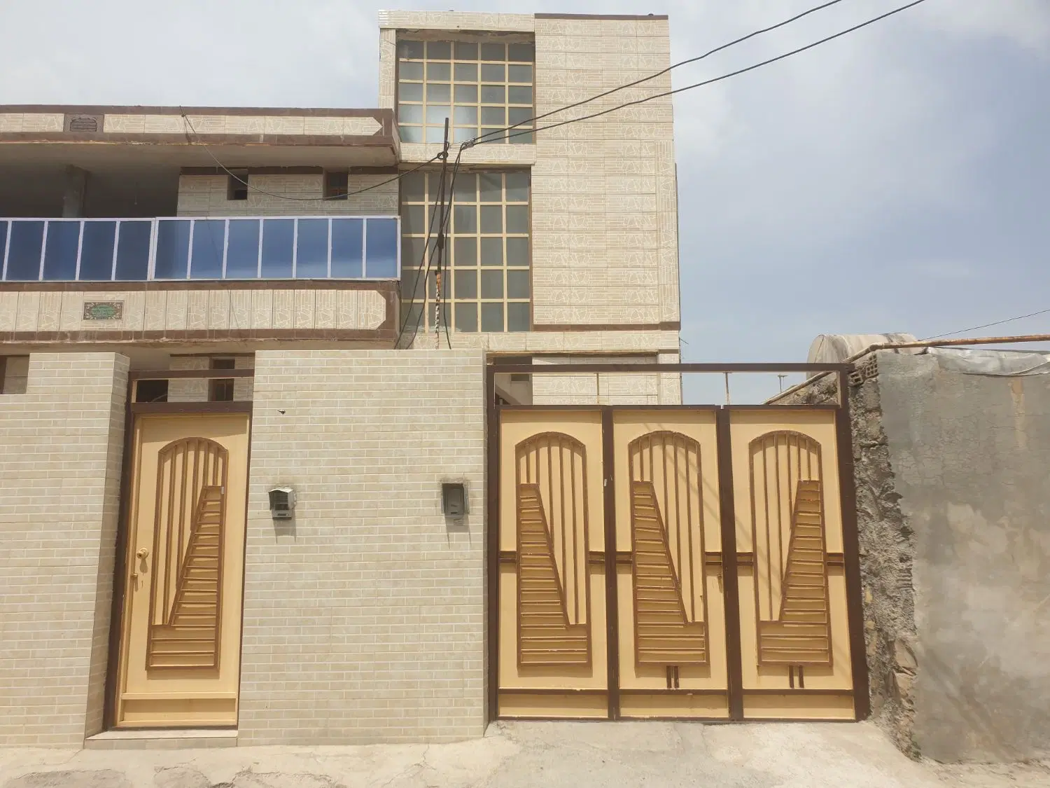 اجاره خانه طبقه دوم بزرگ .فلکه جهاد