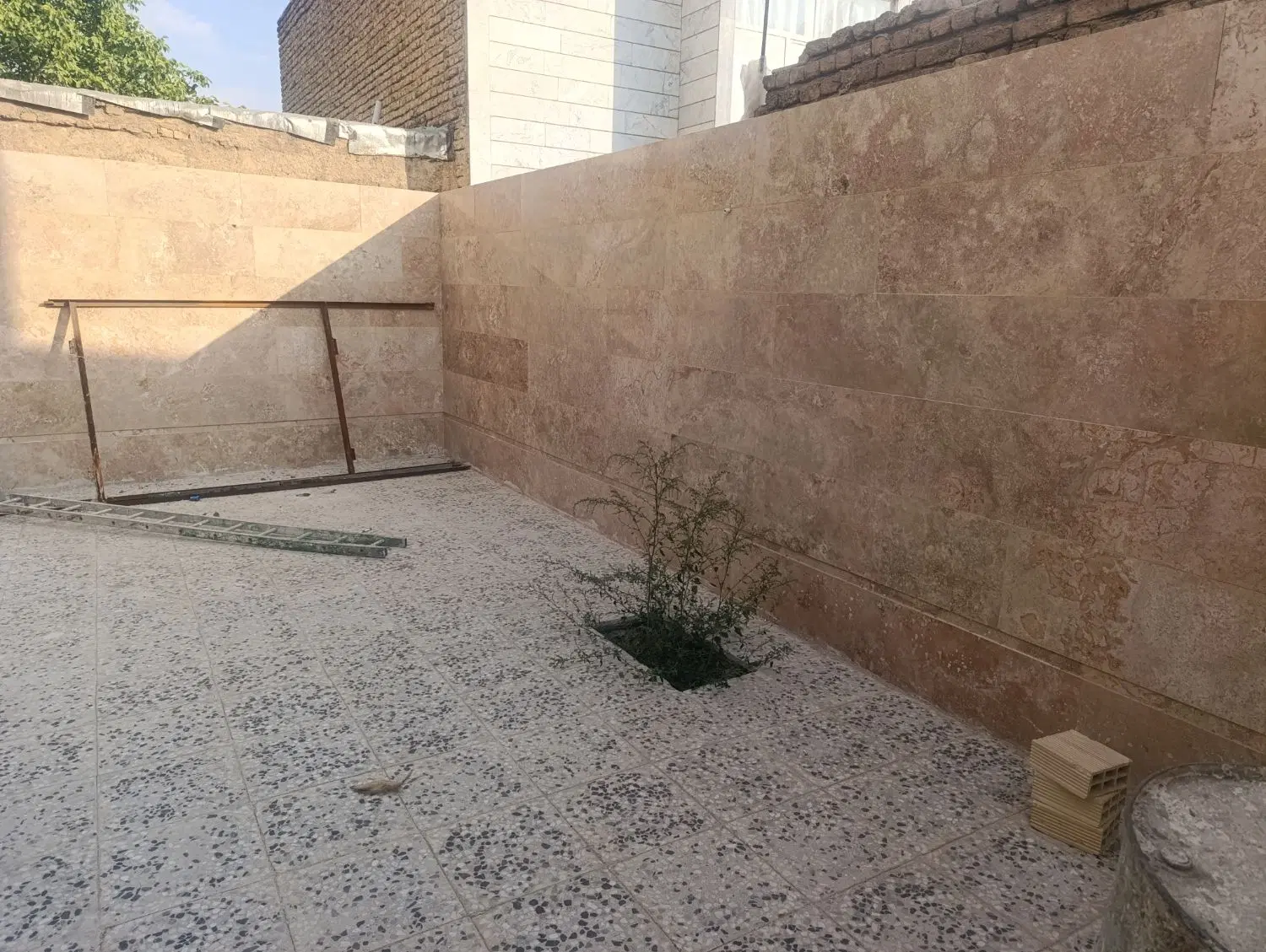 فریدونشهر دو طبقه . خانه نو ساز.
