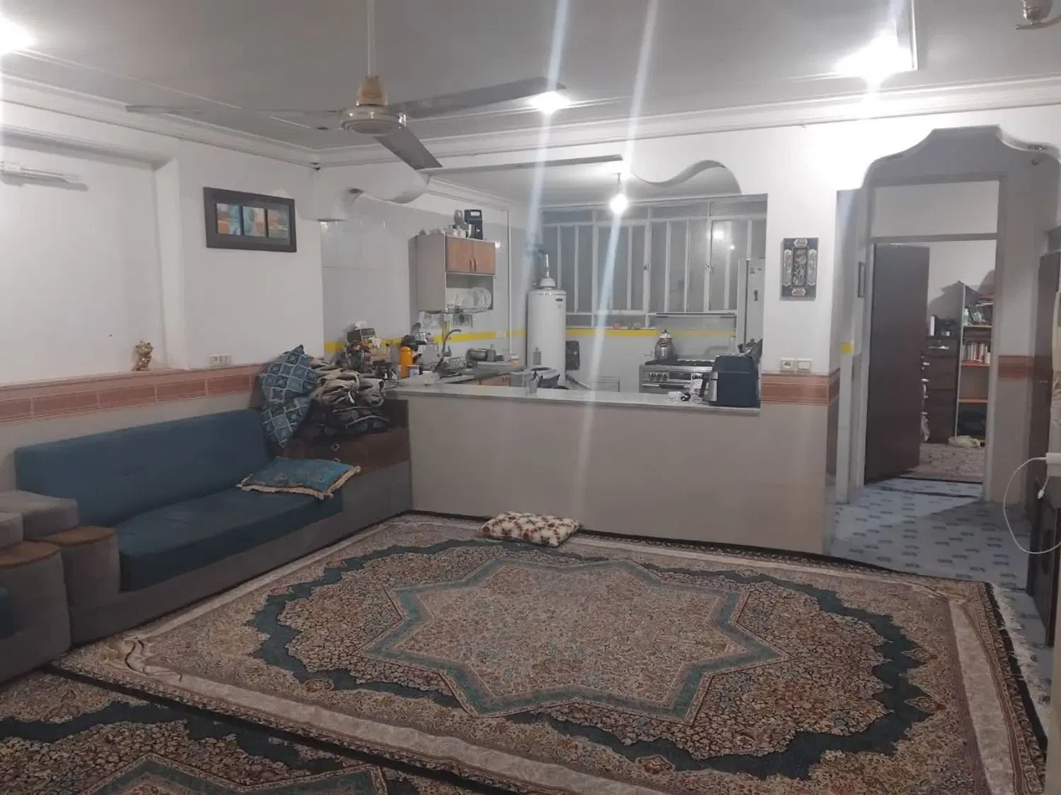 منزل دربست طبقه بالا.خ امام.جمالزاده