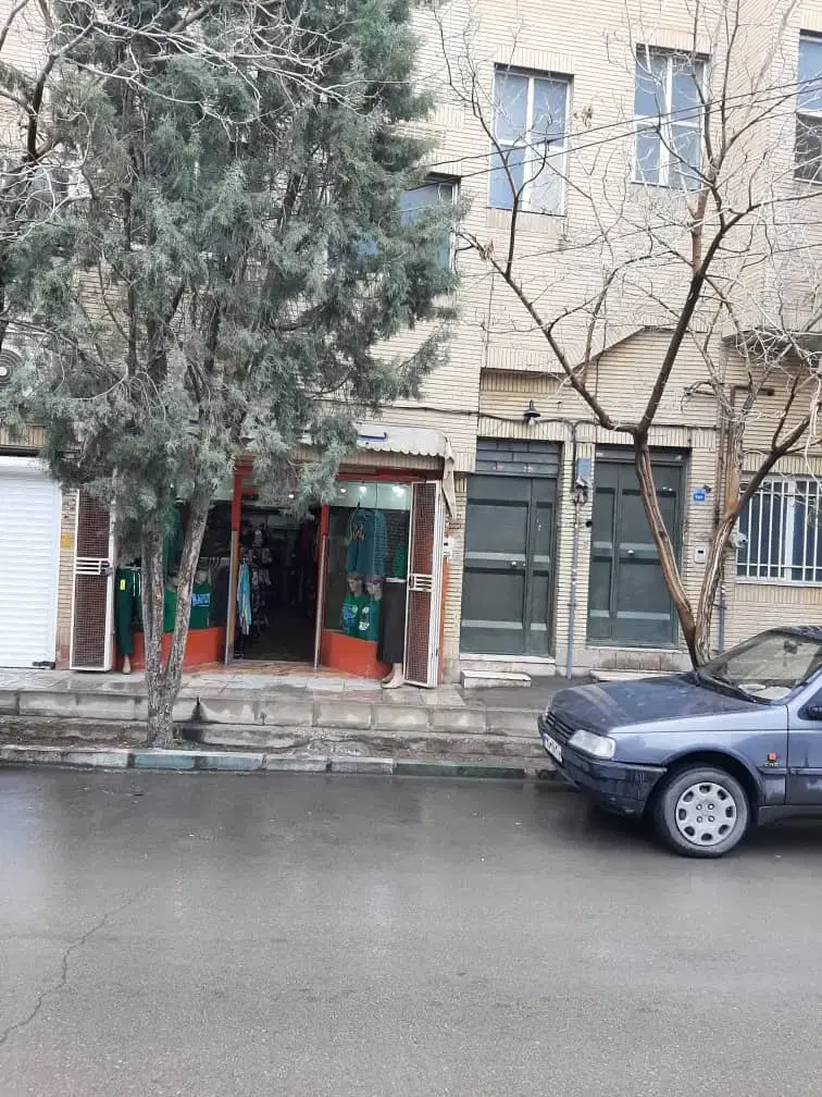خانه ویلایی دو طبقه به همراه مغازه