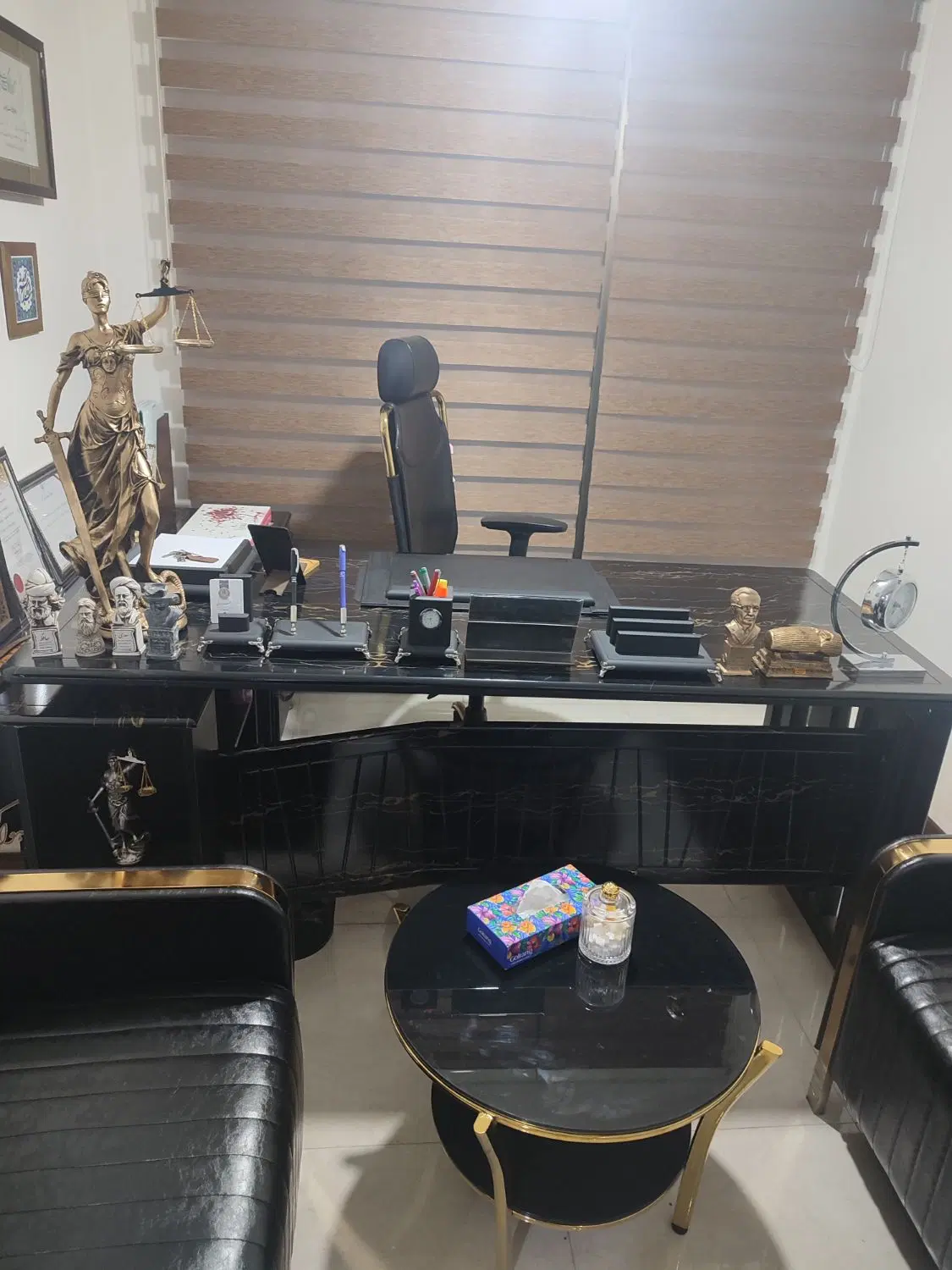 اجاره دفتر وکالت به وکیل دادگستری. شیک و نوساز
