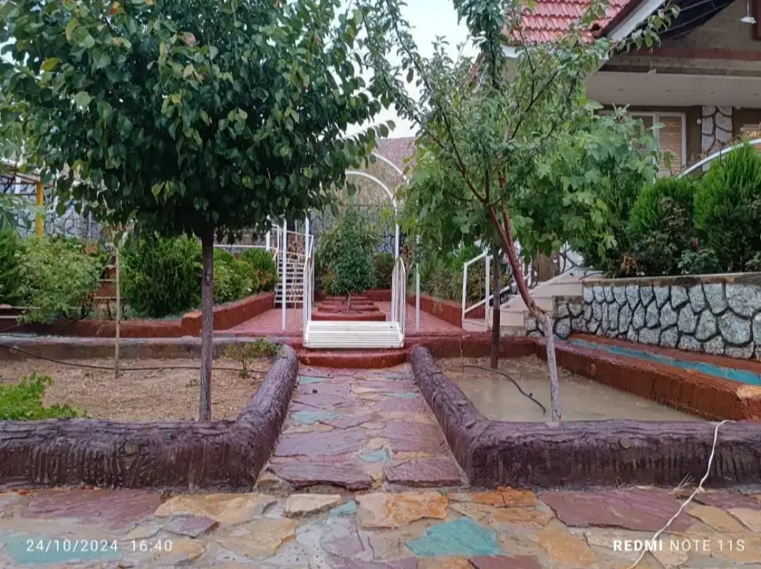 ساختمان ۱۲واحدی