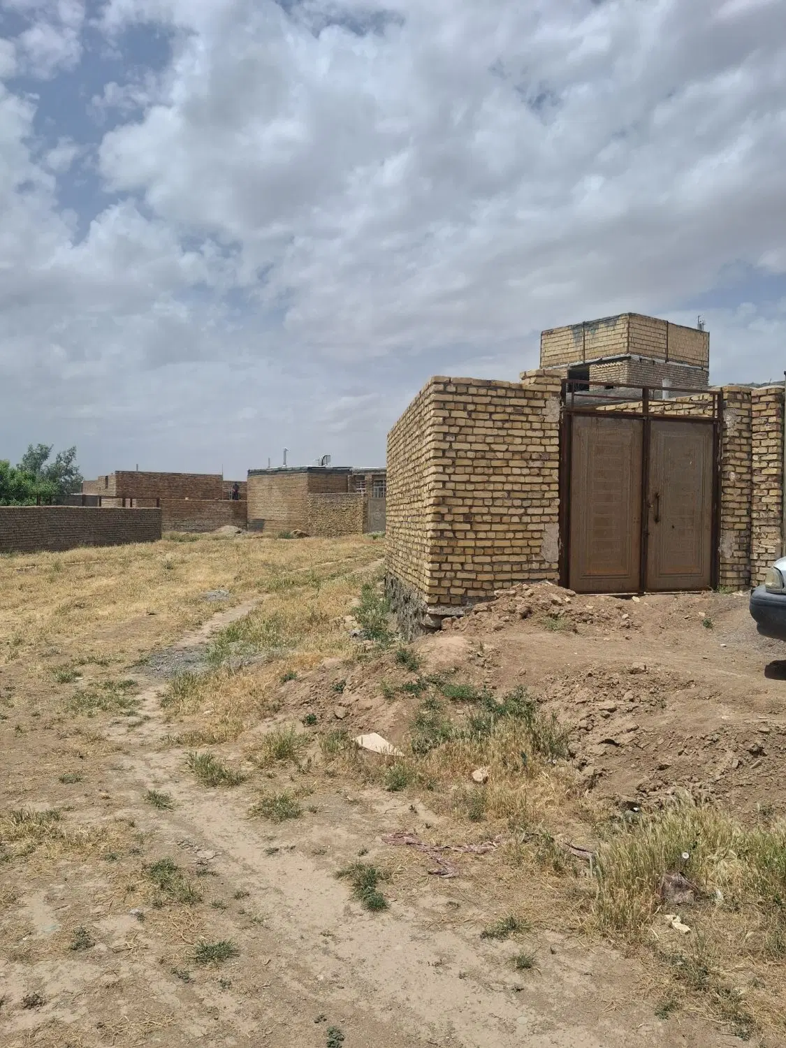 خانه نیمه ساز