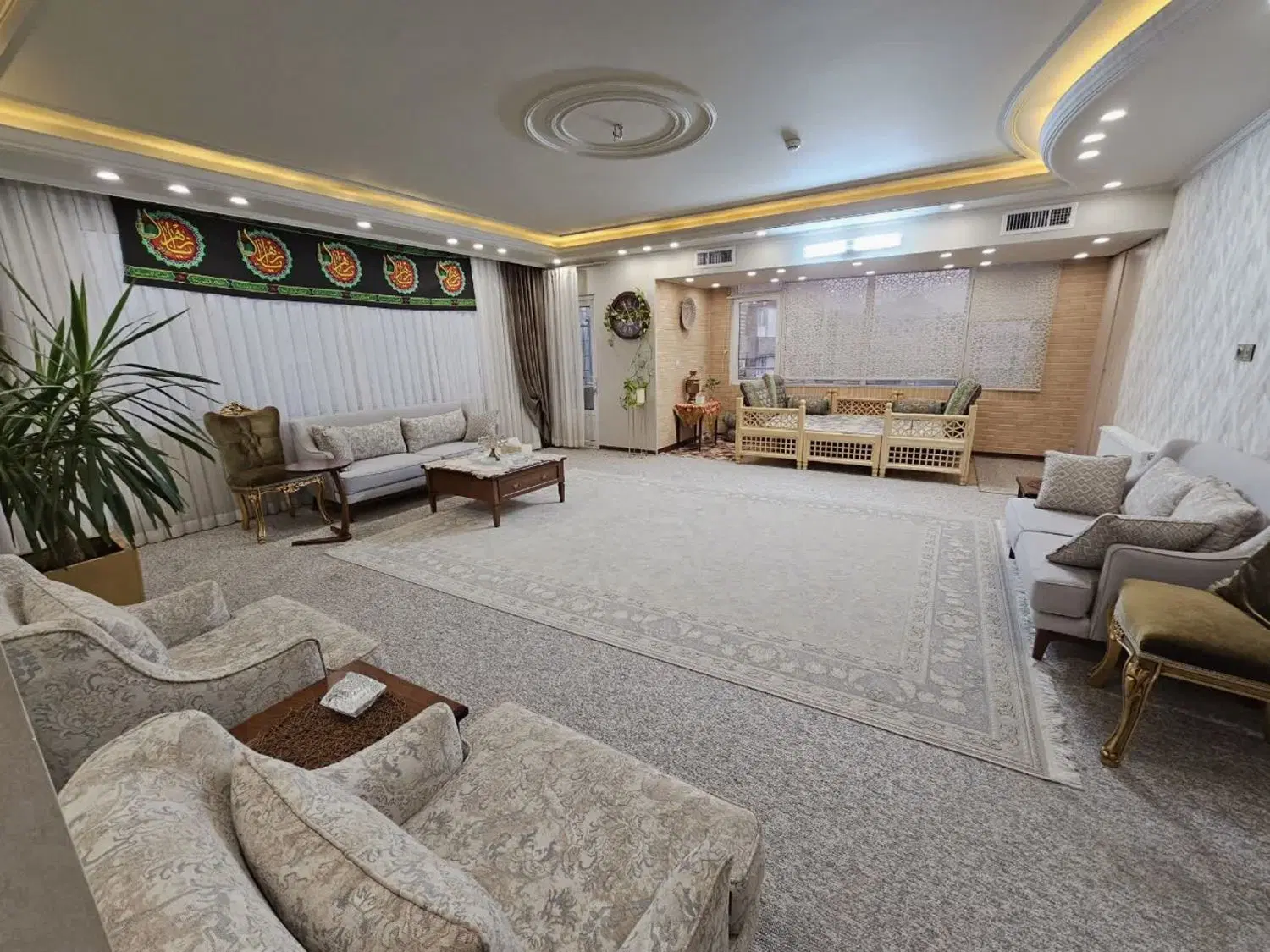 آپارتمان ۲۴۳ متر انسجام سه نبش