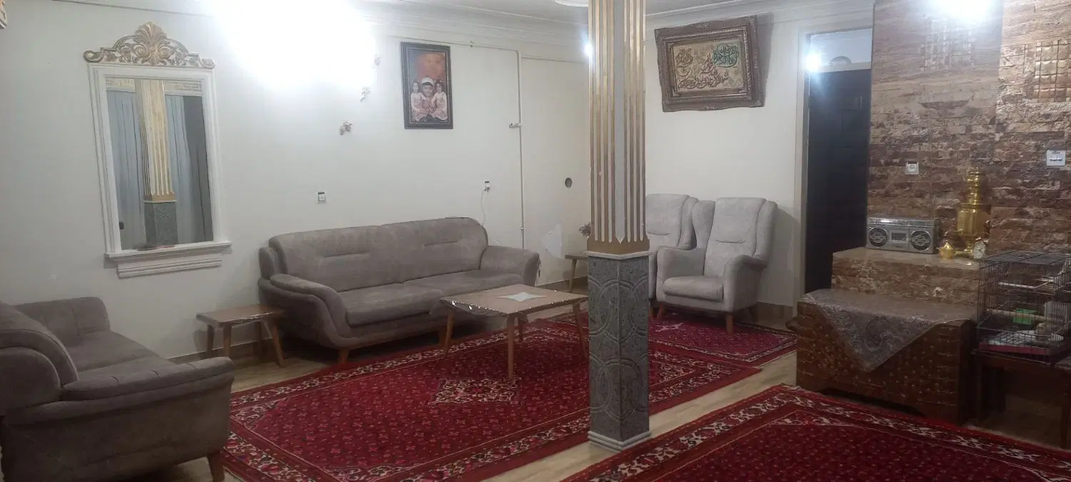 خانه دو و نیم طبقه