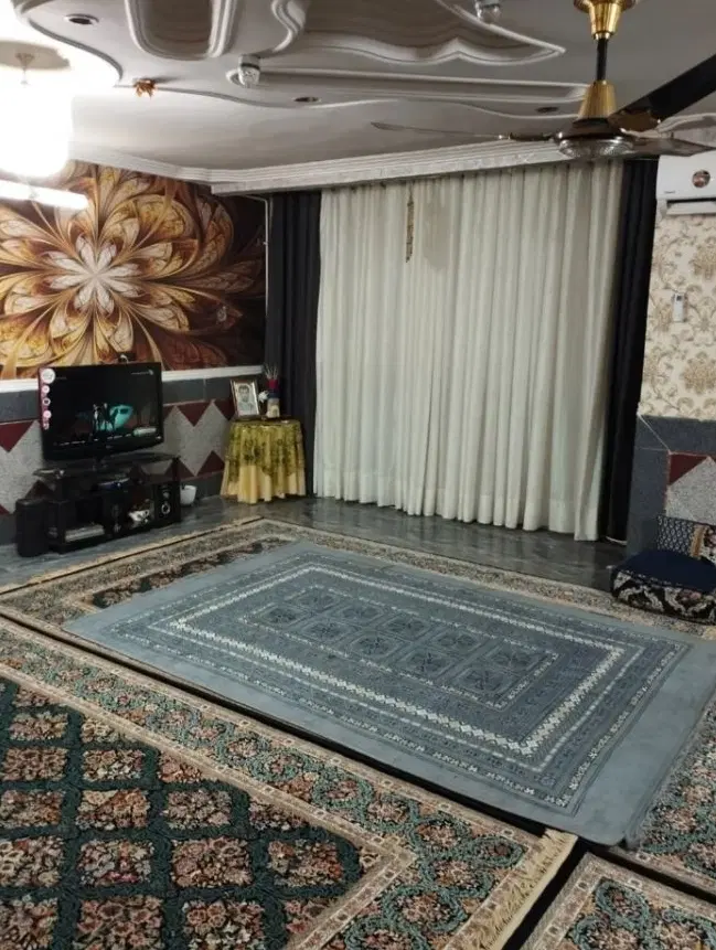 ویلایی ثارالله و امام طبقه اول