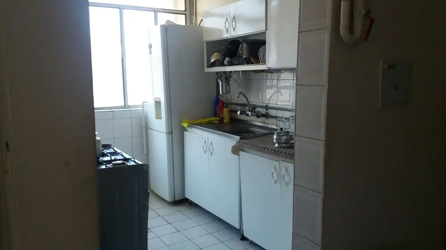 آپارتمان کوچه پشت سوپر شیشه ی