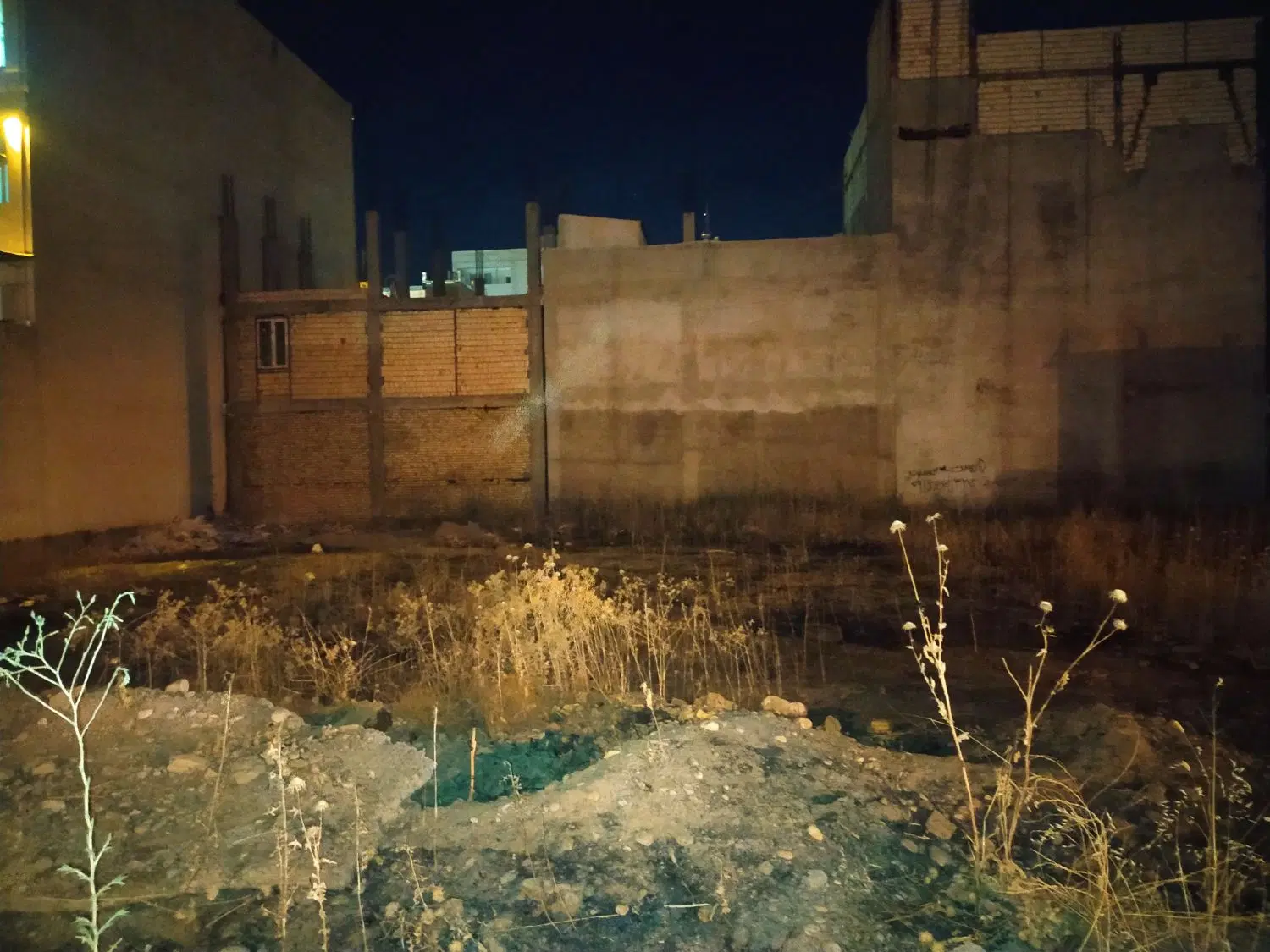 زمین تجاری ۱۲ متری