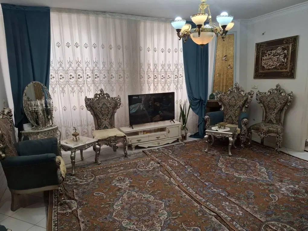 ۸۴ متر امامت، پر نور