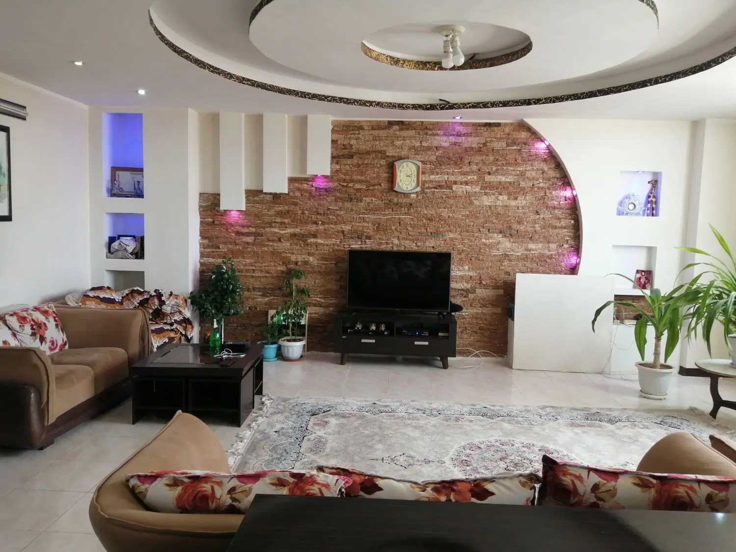 آپارتمان ۳ خواب هشت بهشت