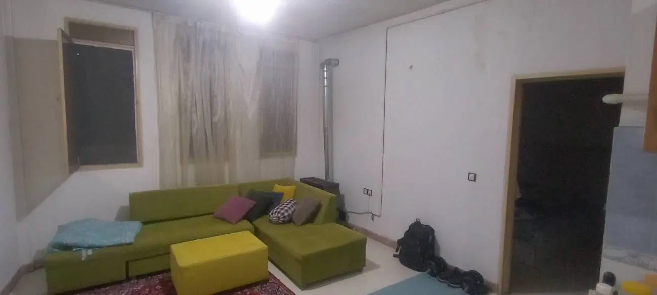 اپارتمان حاج منصور کوچه مریم ۵۰ متر ۱خواب طبقه اول