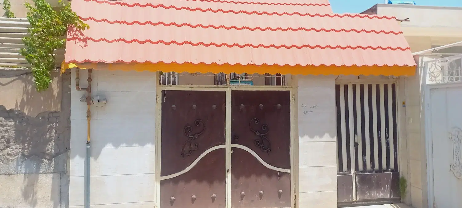 خانه کمال ۱۲_۶ آخرین منزل ته میلان سمت چپ