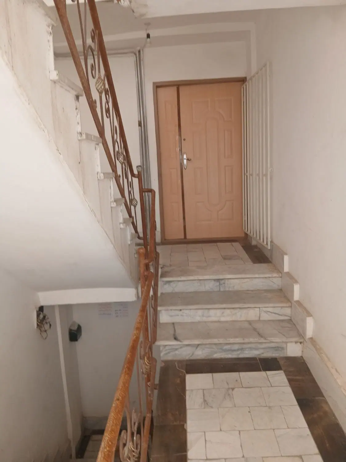 آپارتمان رهن و اجاره مرکز شهر طبقه اول