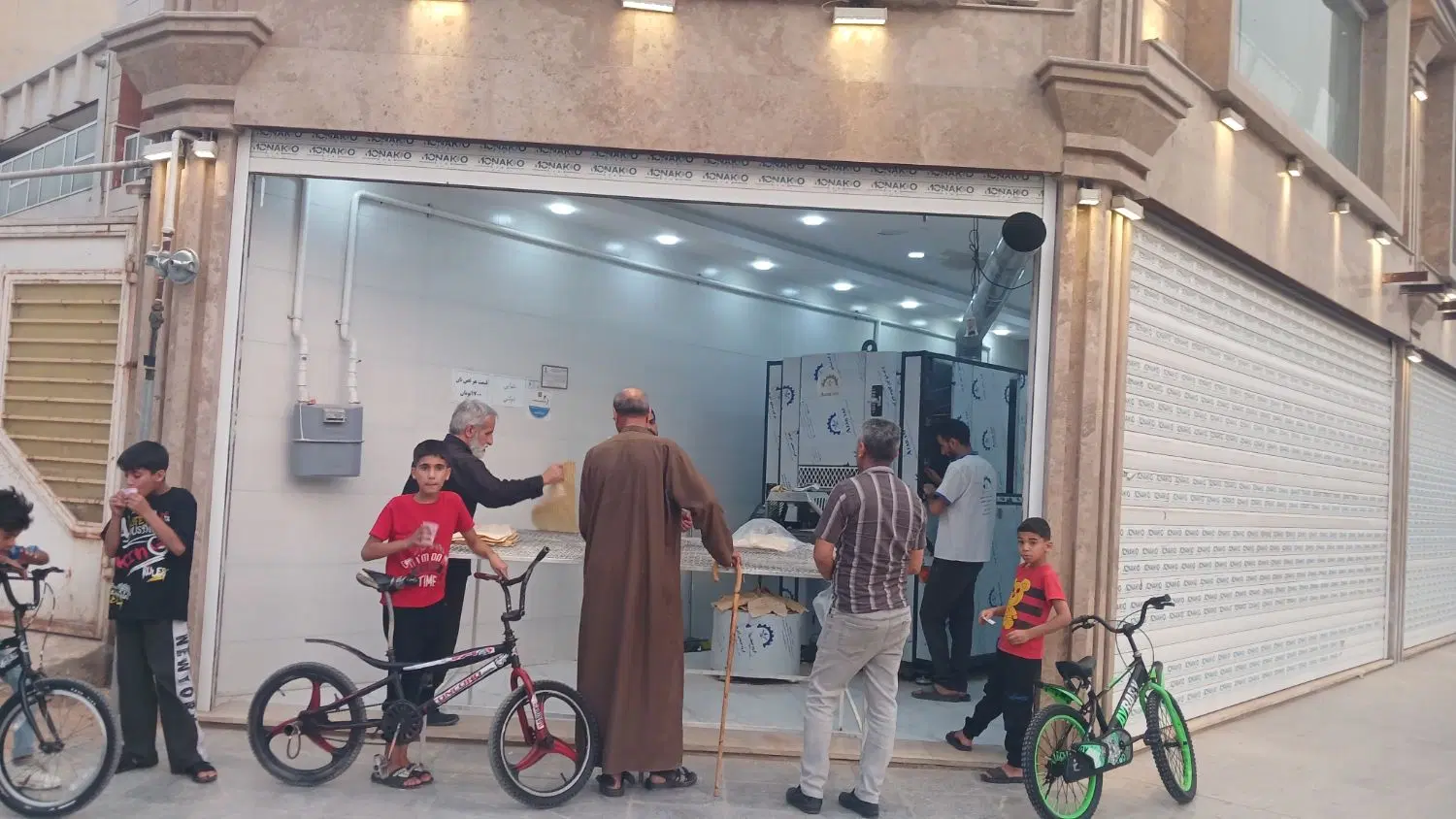 مغازه تجاری بهترین نقطه اخر اسفالت ۳۰ متر