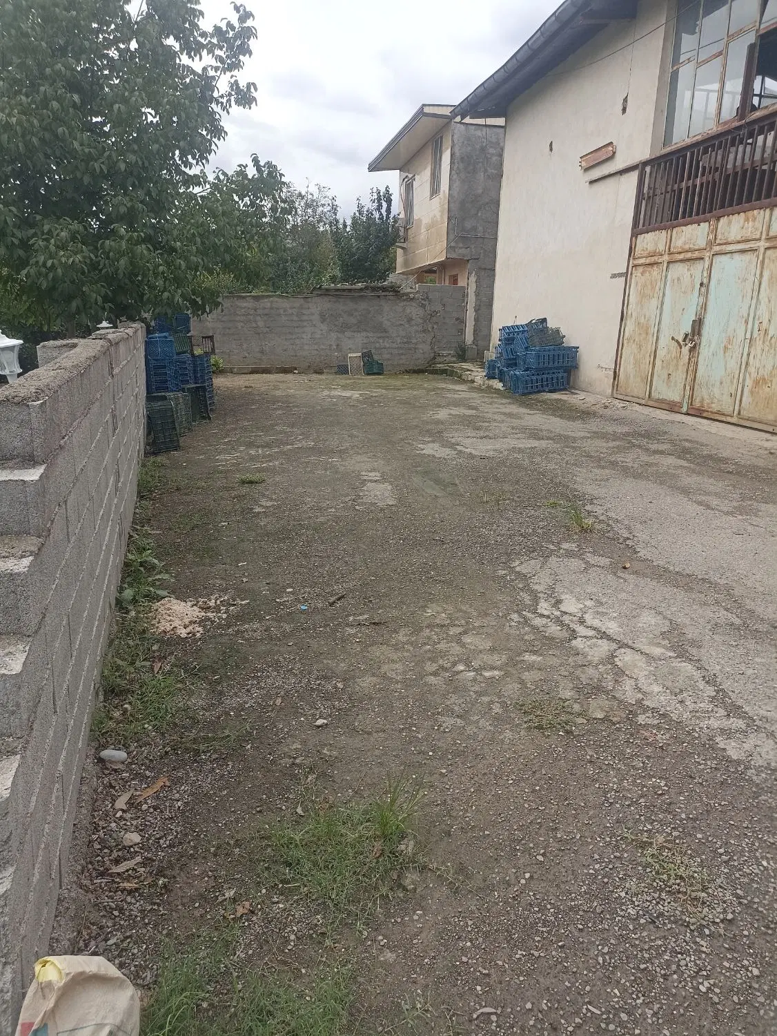 فروش سوله 300متری با دو خونه سرایه داری...