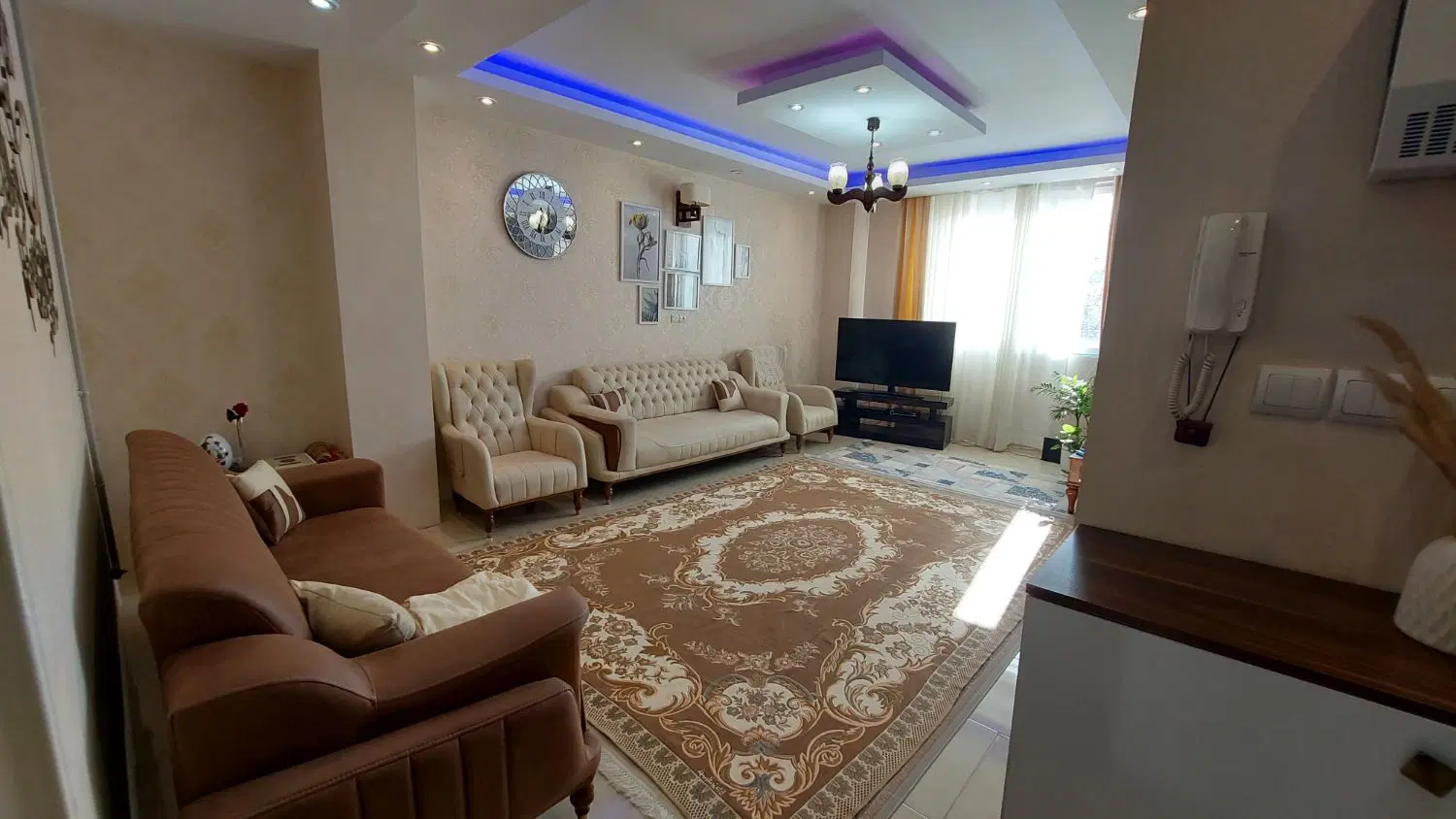 آپارتمان ۷۰ متری کمال شهر (فول بازسازی)