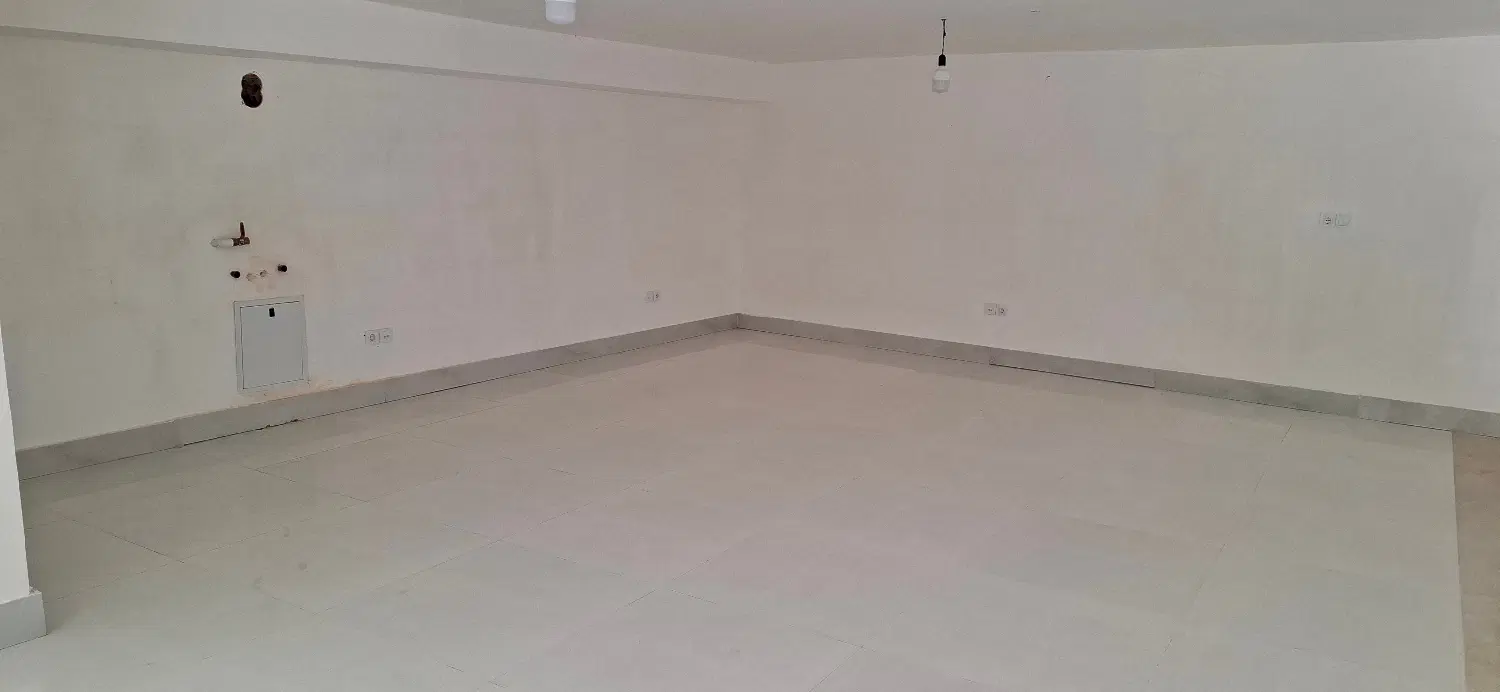 اجاره مغازه 9۰ متری(40 متر همکف و 50 متر نیم طبقه)