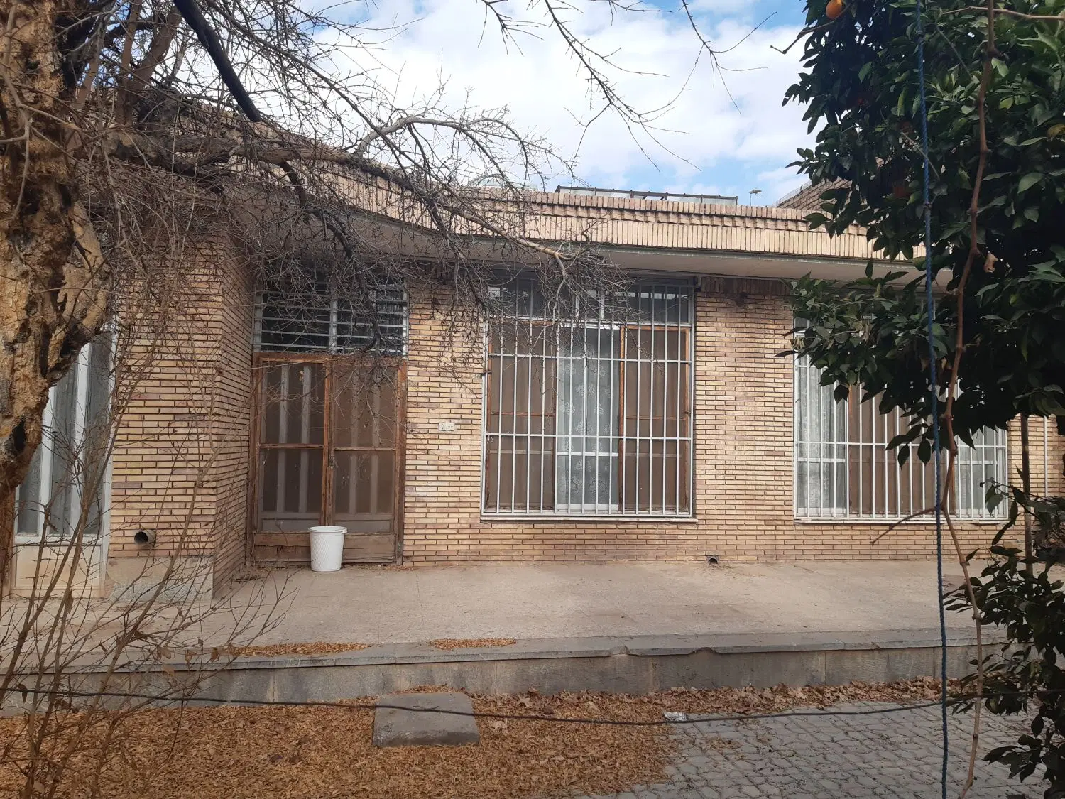 خانه ویلایی مستقل همکف خیابان شهاب