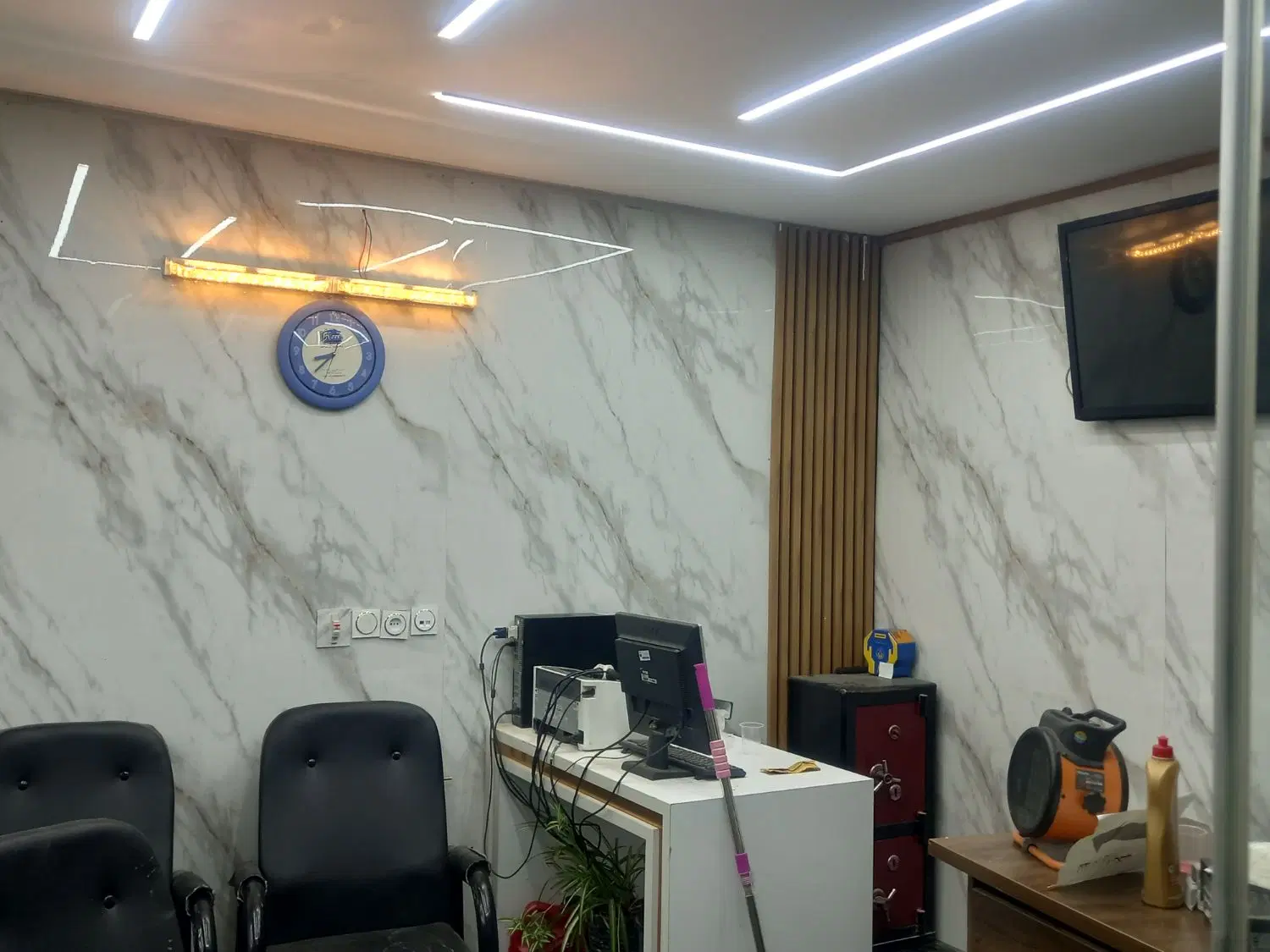 فروش مغازه جمعه بازار خیابان توحید ۶۰۰دستگاه