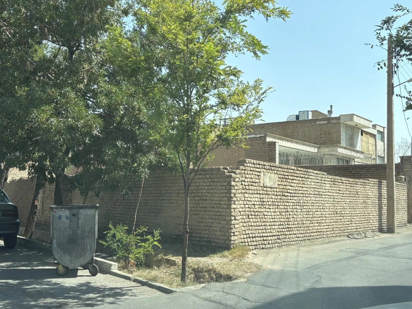 زمین بر خیابان سعدی موقعیت تجاری